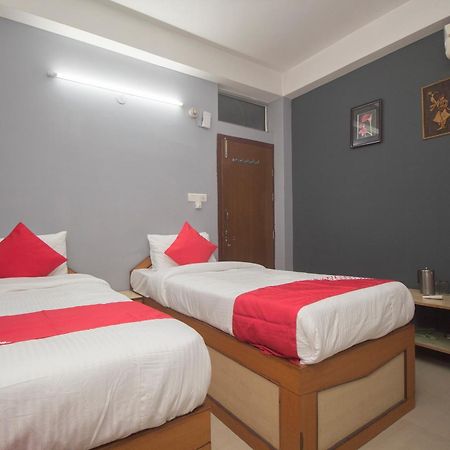 OYO 16041 Hotel Golden Moments Shiliguri Exterior foto
